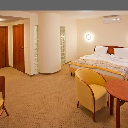 Hotel Rubin Lodz  Exterior photo